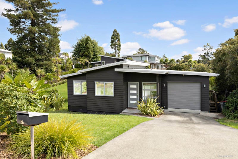 19A Churchouse Road, Greenhithe, Auckland - Carousel 1