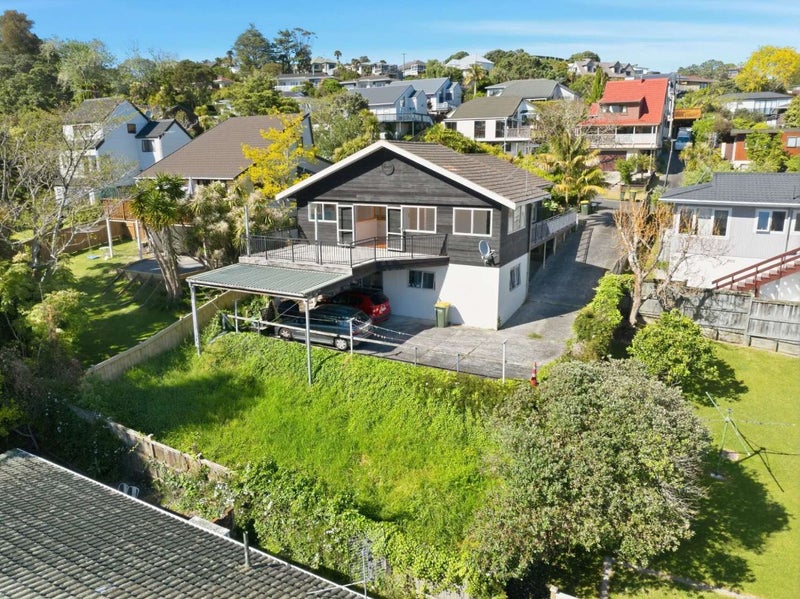 4 Lynngate Place, Hillcrest, Auckland - Carousel 1