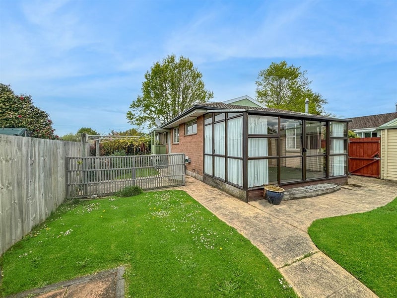 24 Pensacola Crescent, Broomfield, Christchurch - Carousel 10