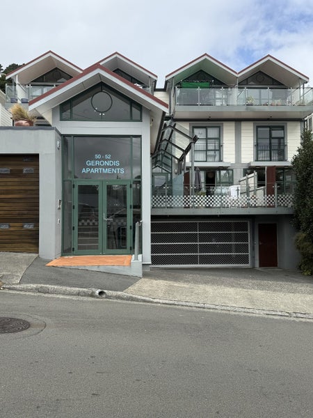 50C Hawker Street, Mount Victoria, Wellington - Carousel 2