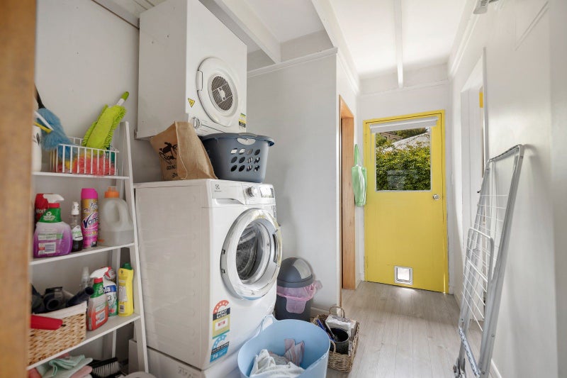 1B Dart Place, Fernhill, Queenstown - Carousel 16