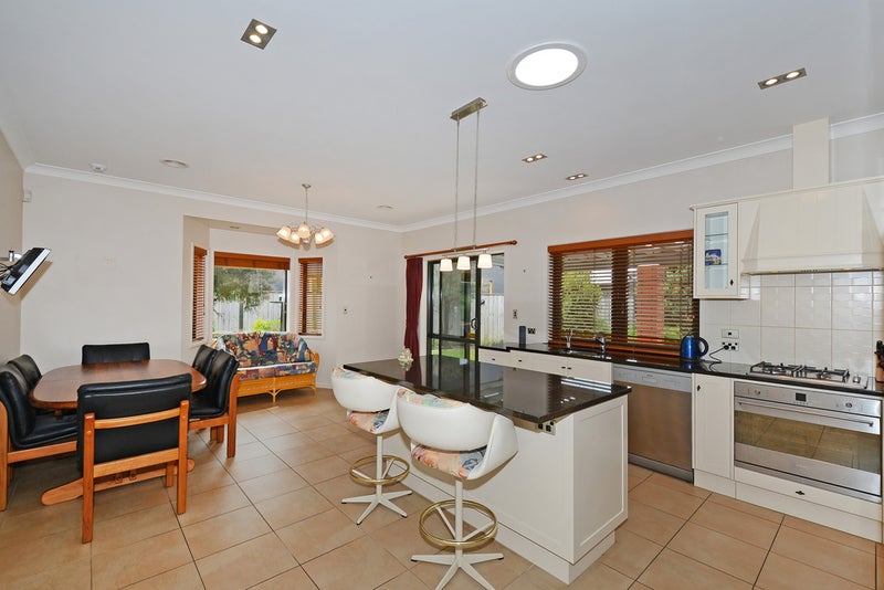 6 Parkwood Grove, Trentham, Upper Hutt - Carousel 2