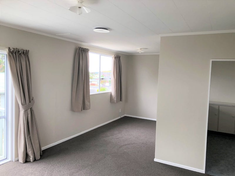 2/47 Edgecombe Street, Newlands, Wellington - Carousel 2