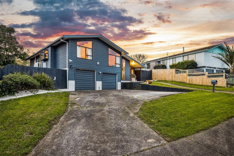 13 Moxham Grove, Massey, Auckland - Carousel 1