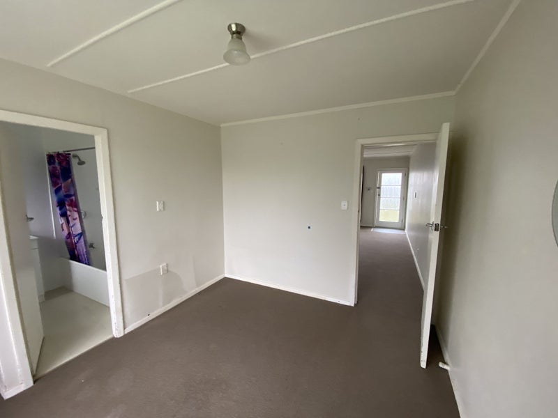 2/28 Islington Street, Trentham, Upper Hutt - Carousel 2