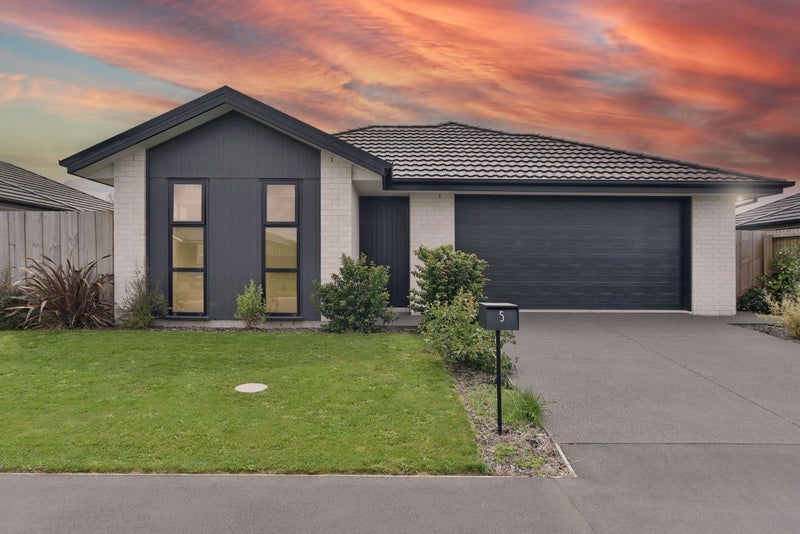 5 Bill Hammond Drive, Belfast, Christchurch - Carousel 1