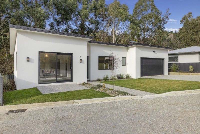 4 Rose Drive, Concord, Dunedin - Carousel 1