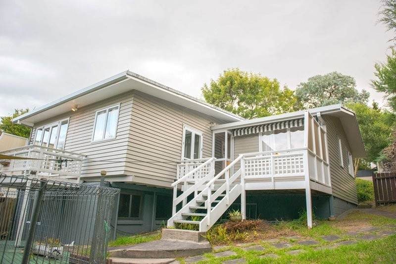 15 Nor'East Drive, Northcross, Auckland - Carousel 2