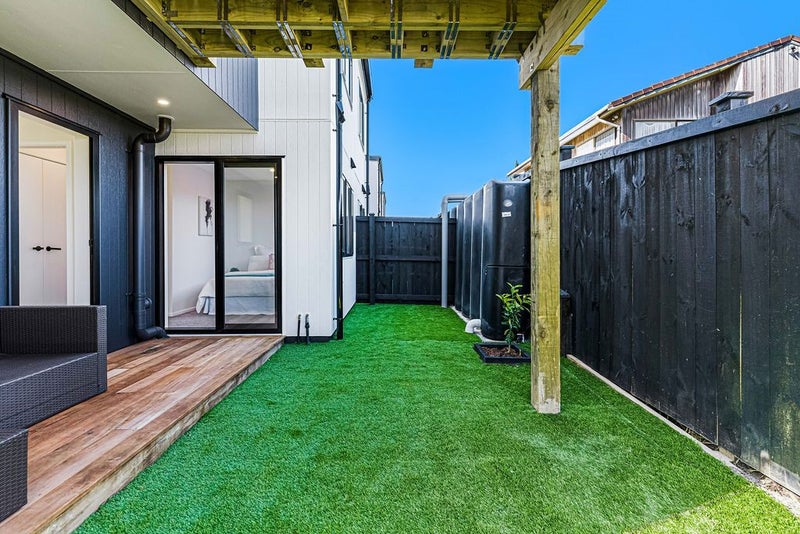 19F Bradbury Rd, Highland Park, Auckland - Carousel 23