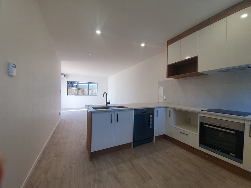 24B Castledine Crescent, Glen Innes, Auckland - Carousel 2