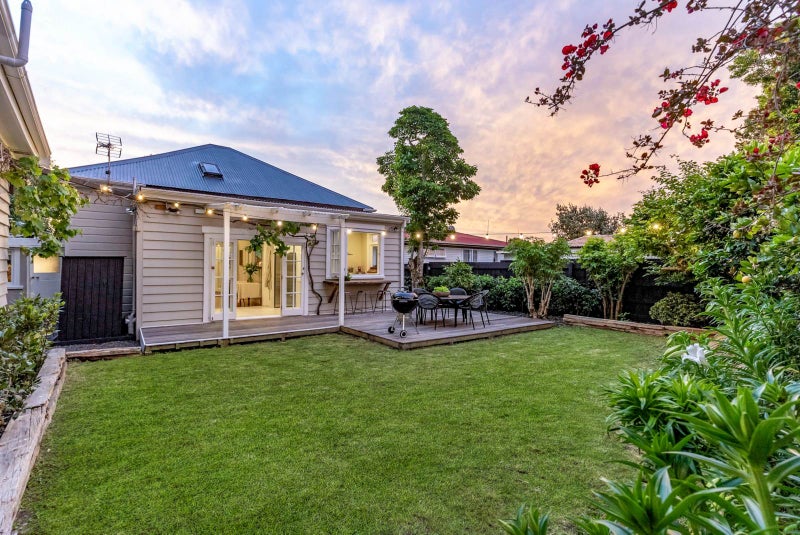 35 Maple Street, Avondale, Auckland - Carousel 1