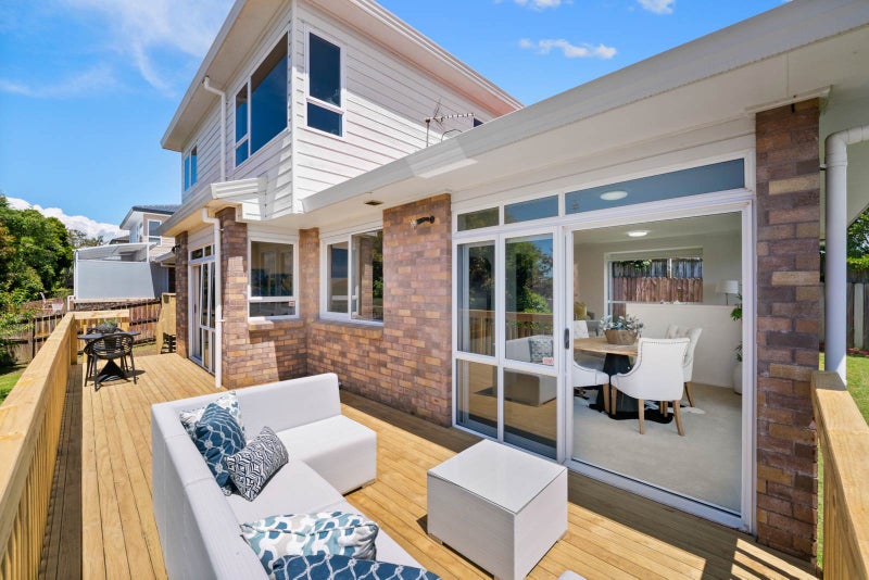 2/52 Simmental Crescent, Somerville, Manukau - Carousel 1