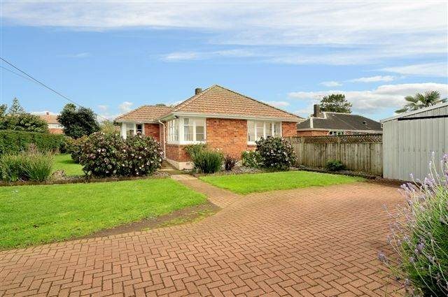 2 Riki Road, Point England, Auckland - Carousel 2