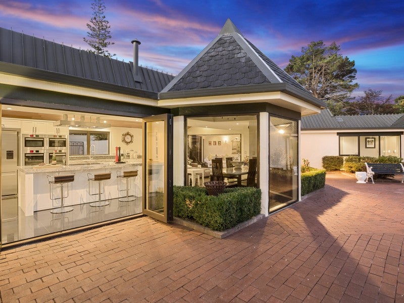20 Corrondella Grove, Belmont, Lower Hutt - Carousel 20