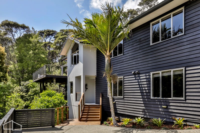 57 Staincross Street, Green Bay, Auckland - Carousel 1