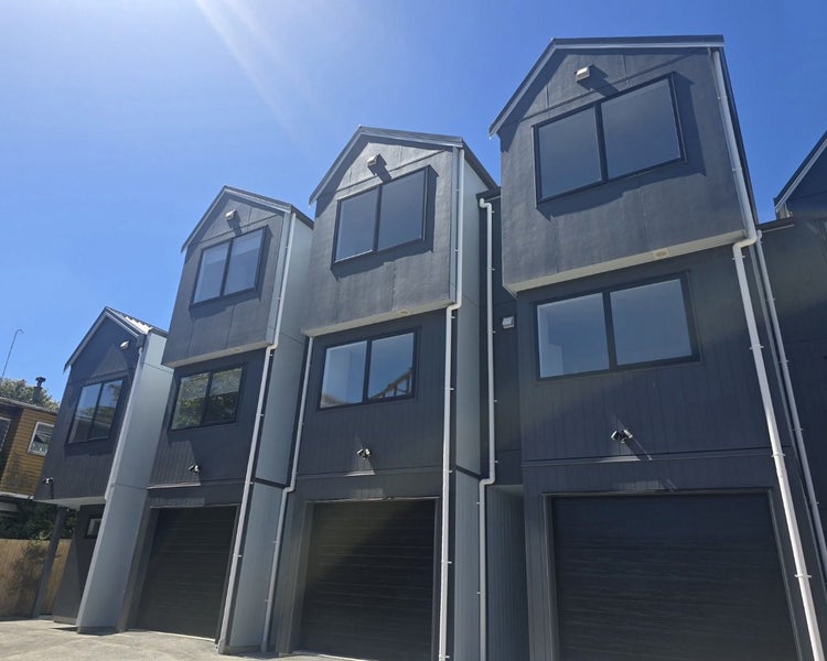 2/11 Seymour Road, Sunnyvale, Auckland - Carousel 1