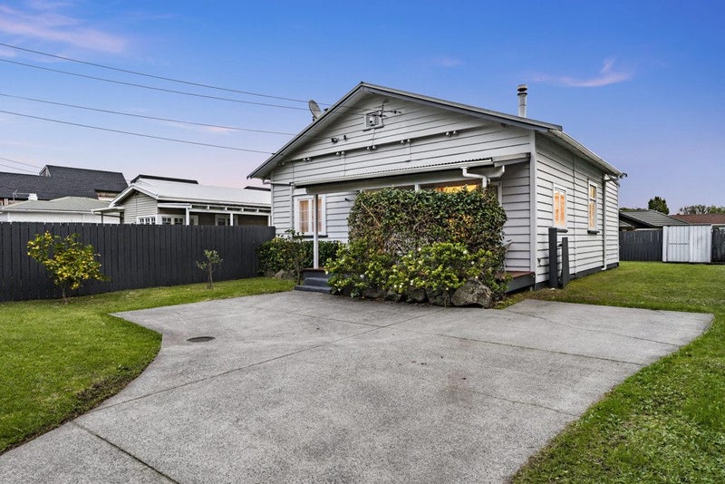 13 Albert Street, Otahuhu, Auckland - Carousel 1