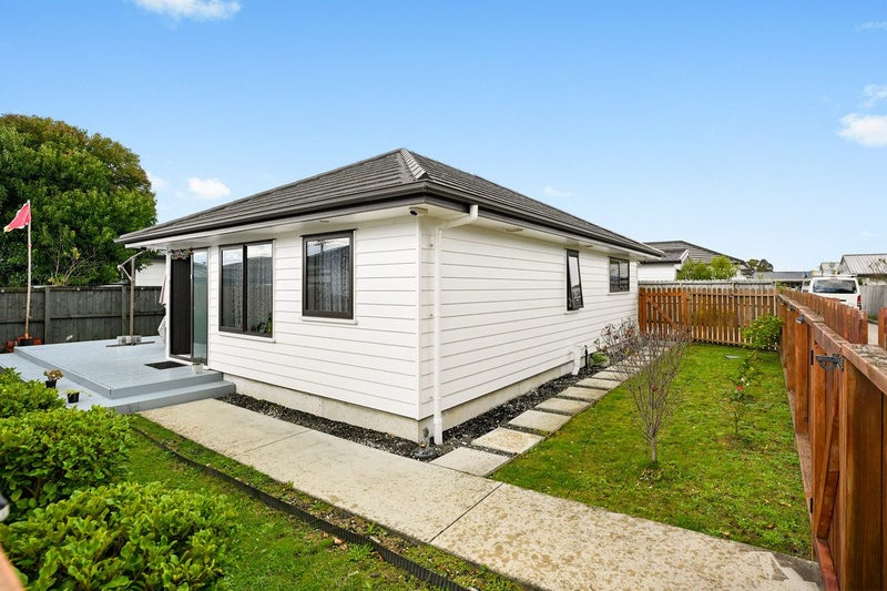 25A Breckons Avenue, Nawton, Hamilton - Carousel 1