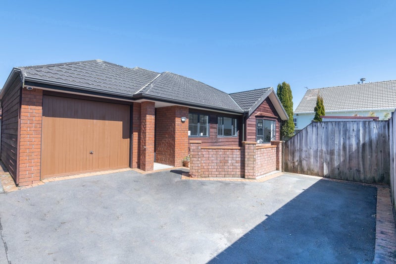 2/10 Pohutukawa Street, Woburn, Lower Hutt - Carousel 2