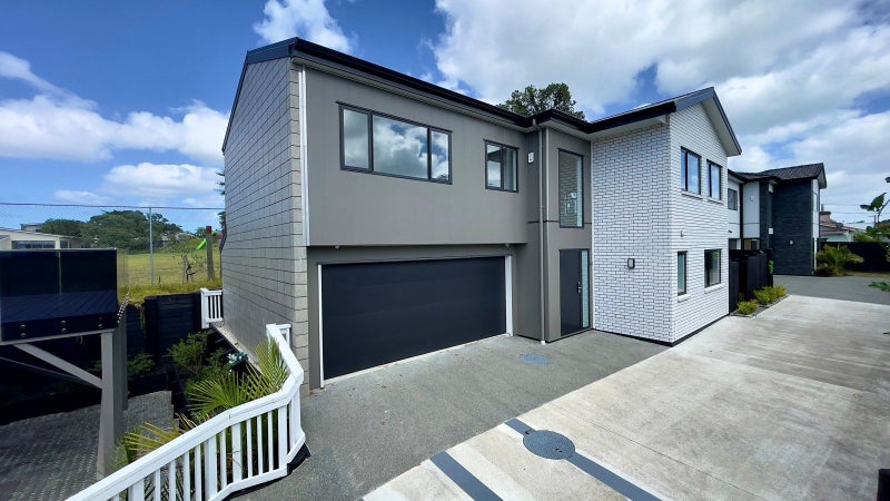 27C Larchwood Avenue, Westmere, Auckland - Carousel 1