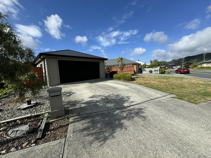 6 Te Toru Street, Taita, Lower Hutt - Carousel 1