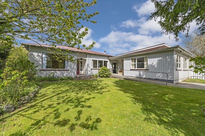 11 North Terrace, Darfield, Darfield - Carousel 1