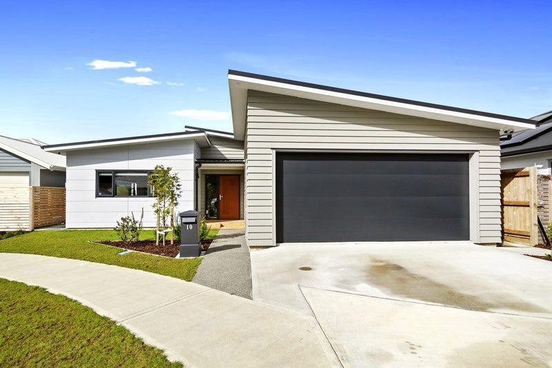 10 Te Awa Rere Grove, Stokes Valley, Lower Hutt - Carousel 1