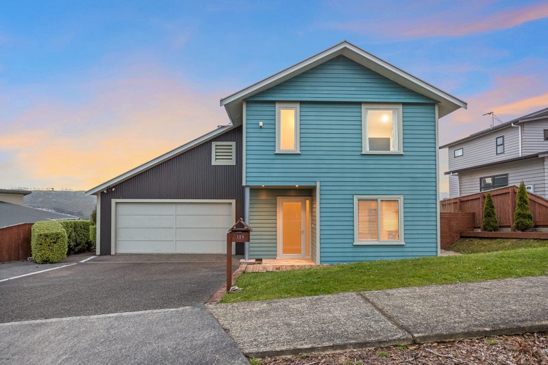 129 Te Puia Drive, Aotea, Porirua - Carousel 1