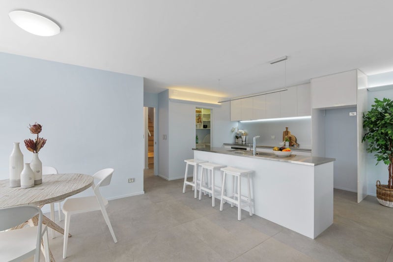 1/64 Hewitts Road, Merivale, Christchurch - Carousel 2