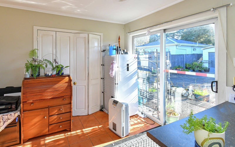 18 McAnnalley Street, Manurewa East, Auckland - Carousel 15