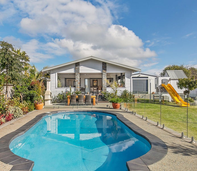 14 Pohutukawa Road, Beachlands, Auckland - Carousel 2