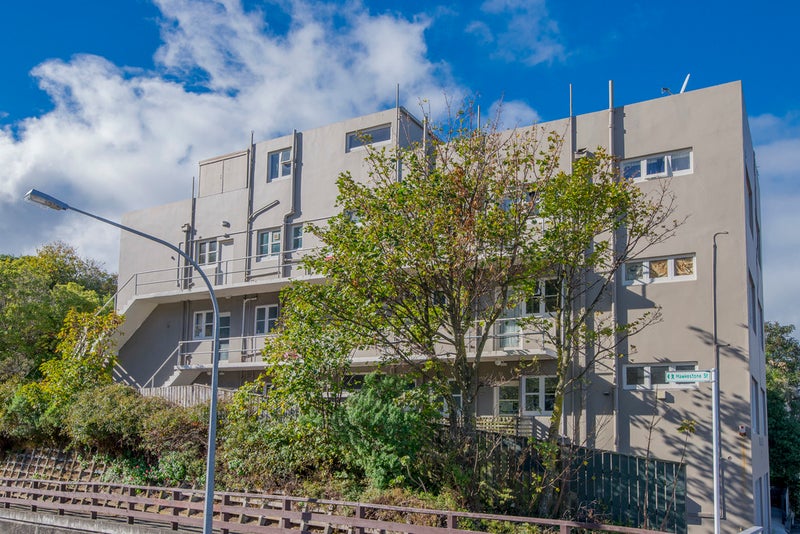 2/68 Hill Street, Thorndon, Wellington - Carousel 3