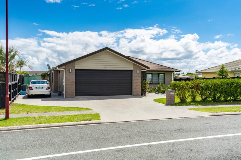 3 Kamahi Place, One Tree Point - Carousel 21