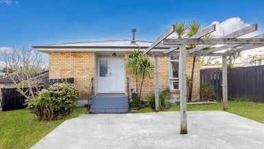 23 Rena Place, West Harbour, Auckland - Carousel 1