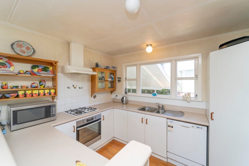 11 King Edward Street, Lansdowne, Masterton - Carousel 2