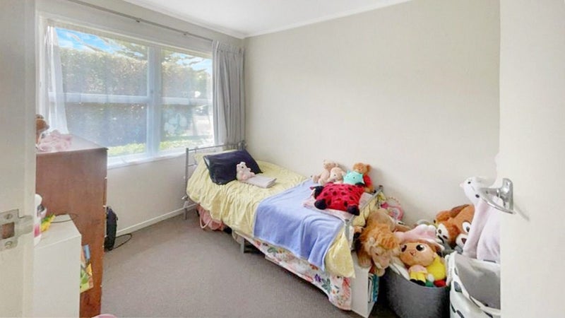 17 Blanes Road, Weymouth, Auckland - Carousel 12