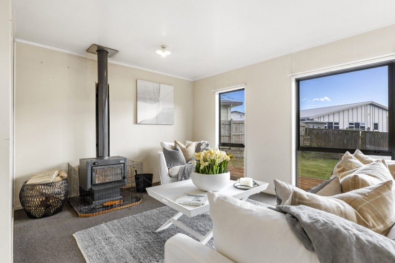 2/33 Sunset Street, Hilltop, Taupo - Carousel 2