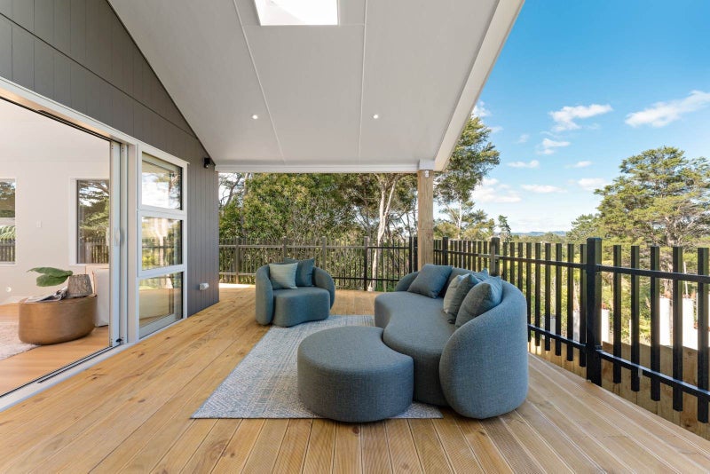 41C Chamberlain Road, Massey, Auckland - Carousel 1