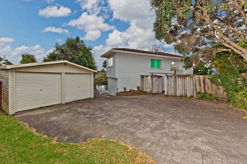 18 Merida Place, Unsworth Heights, Auckland - Carousel 1