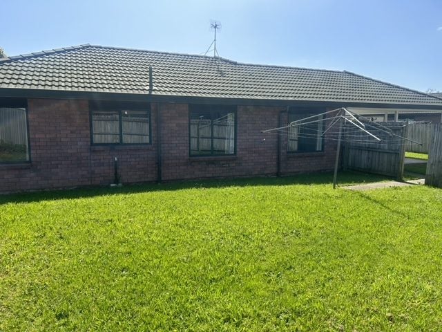 11 Waylen Place, Burswood, Auckland - Carousel 11