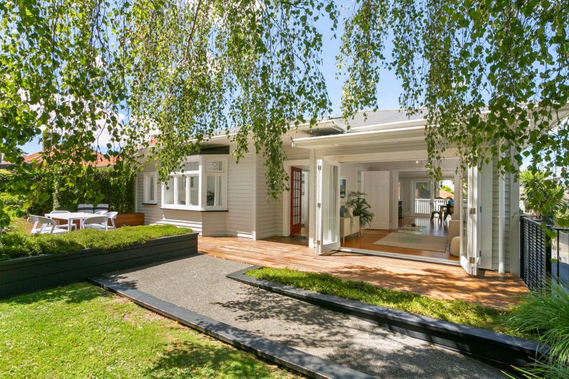 41 Raurenga Avenue, Royal Oak, Auckland - Carousel 1