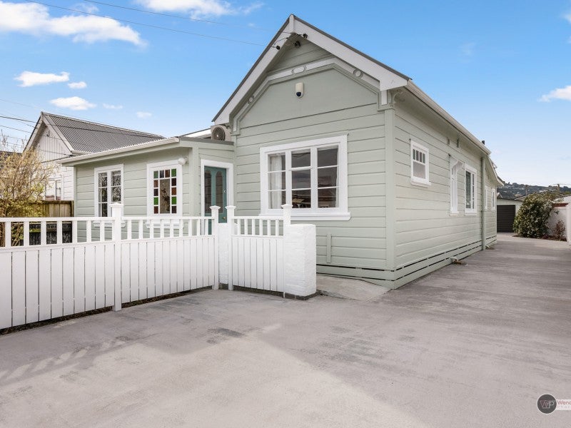 11 Manchester Street, Petone, Lower Hutt - Carousel 20