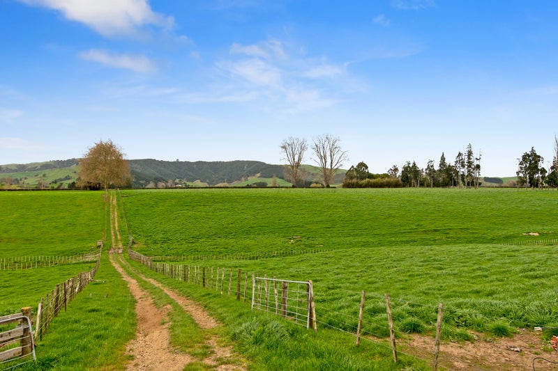 1/187 Parklands Road, Rotoorangi, Cambridge - Carousel 1