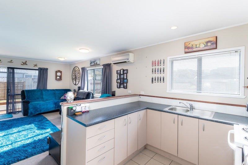 2/4 Ipswich Grove, Wainuiomata, Lower Hutt - Carousel 2