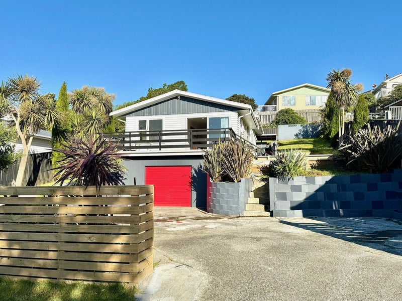 129 Conclusion Street, Ascot Park, Porirua - Carousel 1