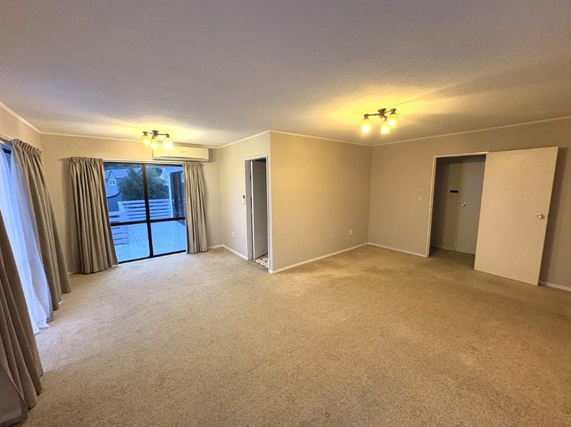 60 Montgomery Avenue, Karori, Wellington - Carousel 2