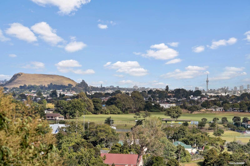 23 Lewisham Street, Highland Park, Auckland - Carousel 1