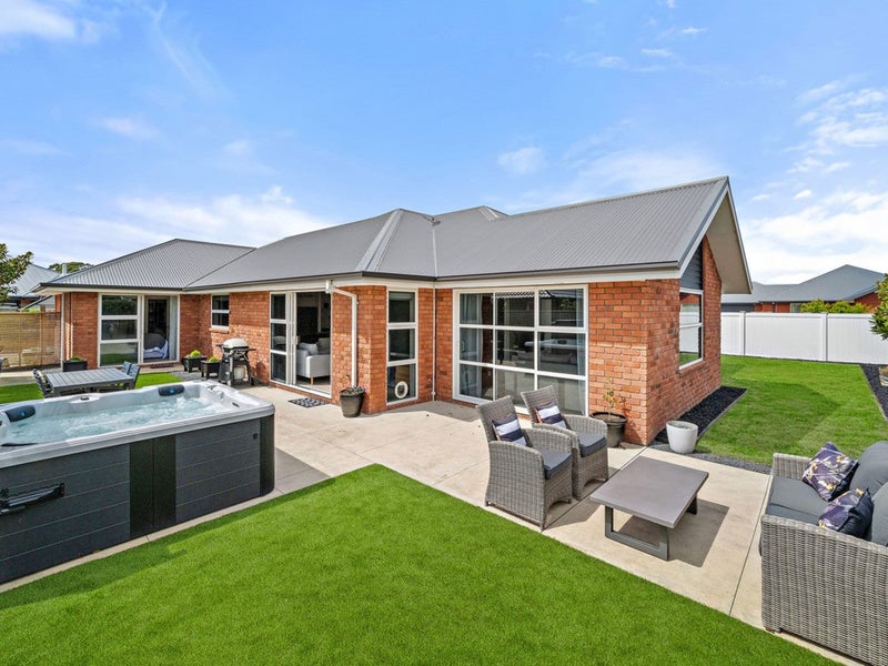 2 Ambrosia Lane, Aidanfield, Christchurch - Carousel 1