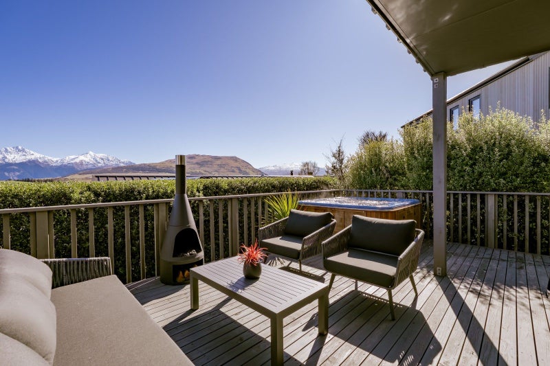 5 Glenelg Lane, Jacks Point, Queenstown - Carousel 1