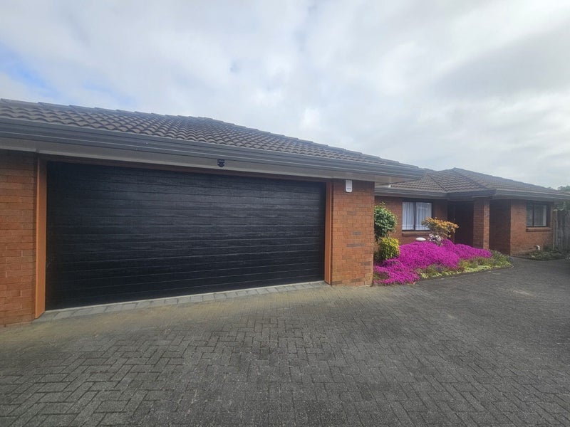 2/7 Edendale Road, Somerville, Manukau - Carousel 1